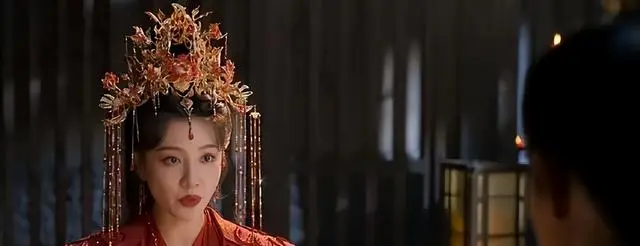 王鹤润《佳偶天成》造型争议引观众讨论，对比《莲花楼》角丽谯反差显著 _ 现场图